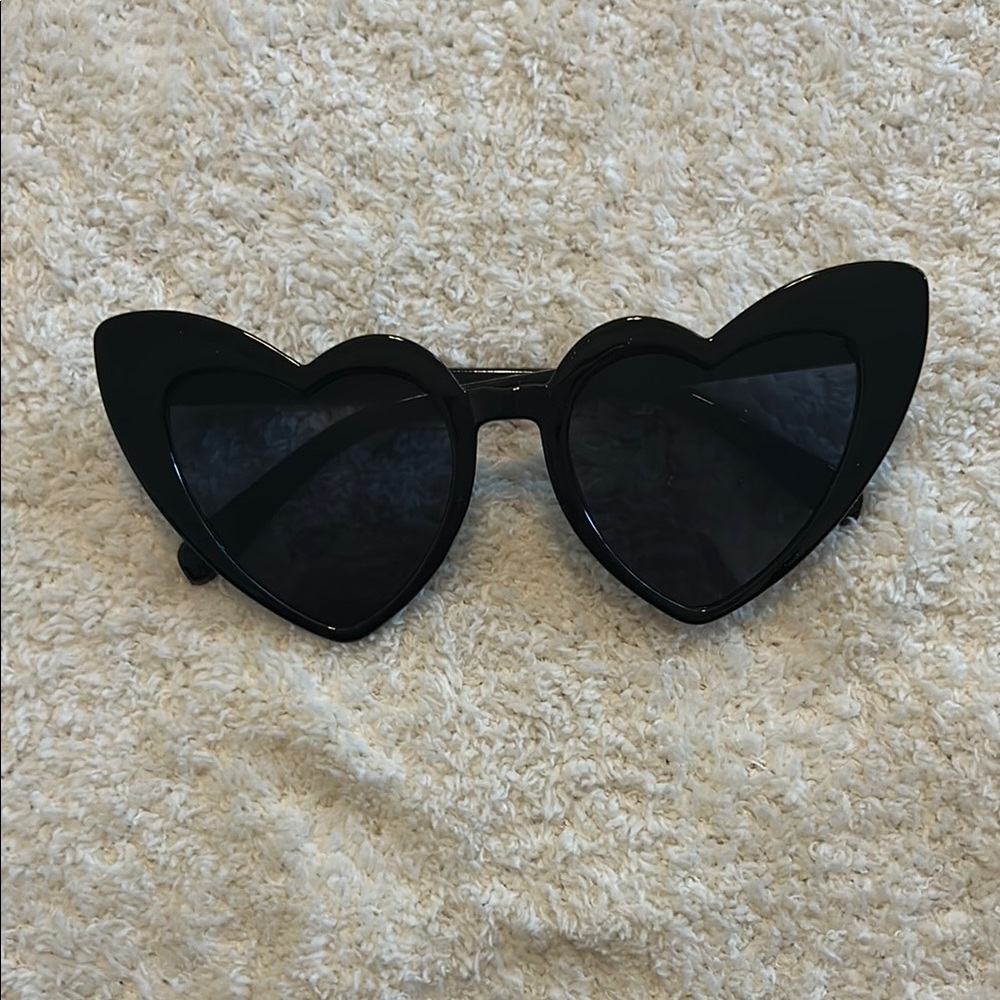 Heart-Shaped Black Sunglasses